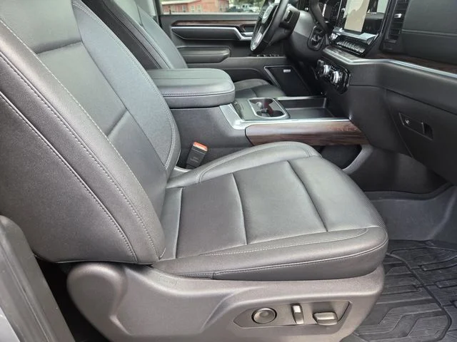 Used 2025 Silver GMC SLT image 32