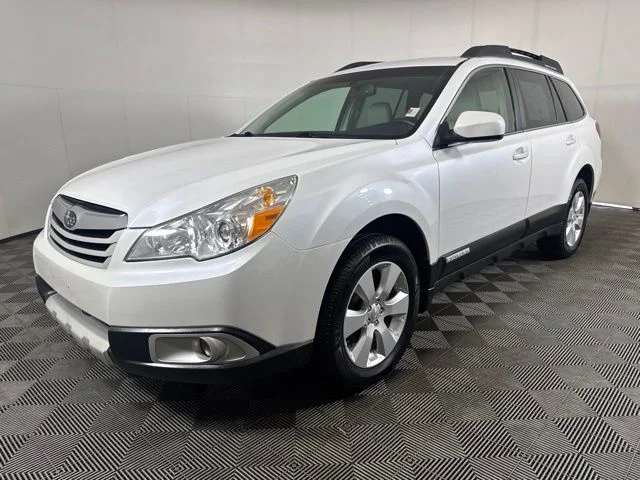 Used 2011 Satin White Pearl Subaru 2.5i image 8