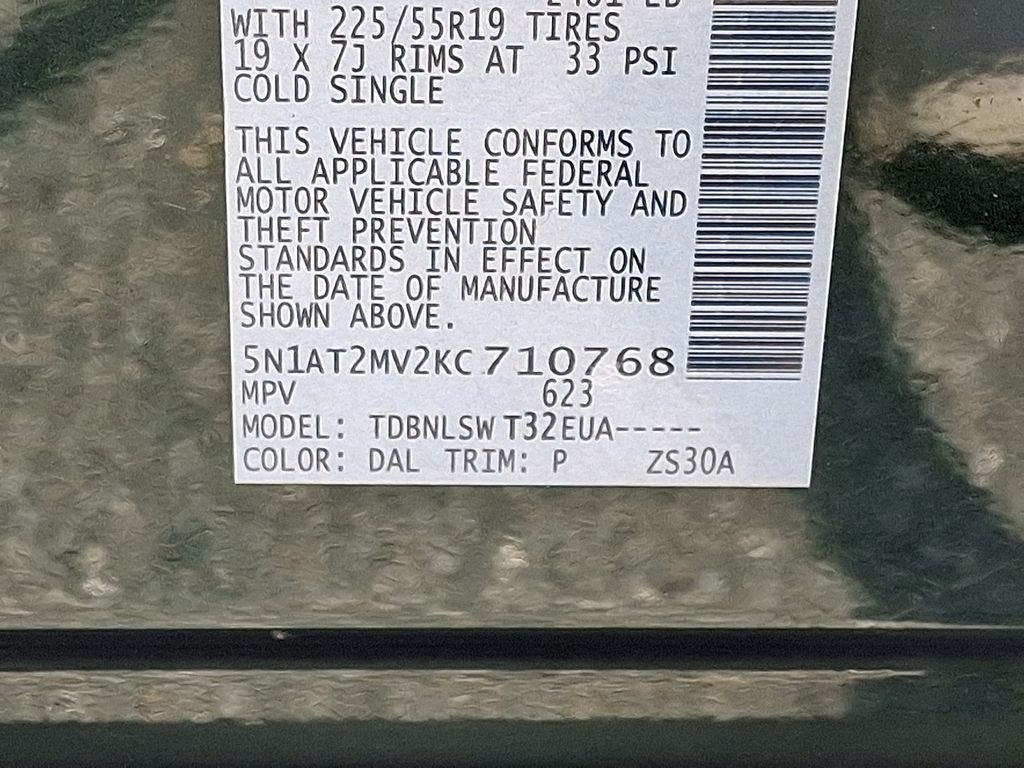 Used 2019 Green Nissan SL image 28