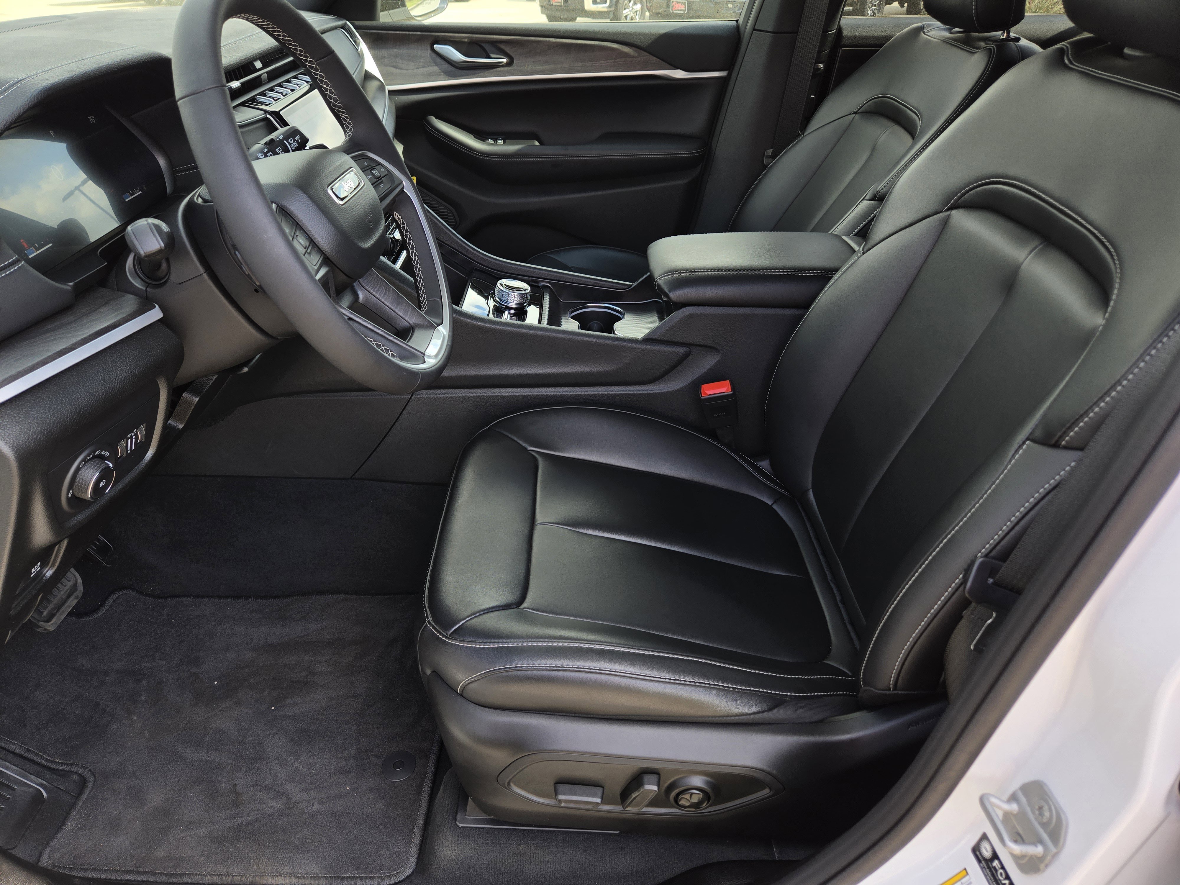 New 2025 Bright White Clearcoat Jeep Limited image 17
