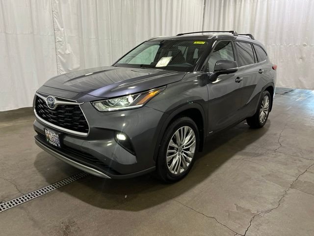 Used 2023 Gray Toyota Platinum image 8