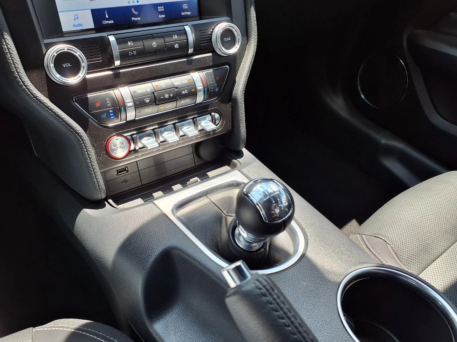 Used 2022 White Ford GT Premium image 26