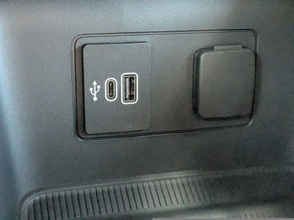 New 2026 Carbonized Gray Metallic Ford Active image 21