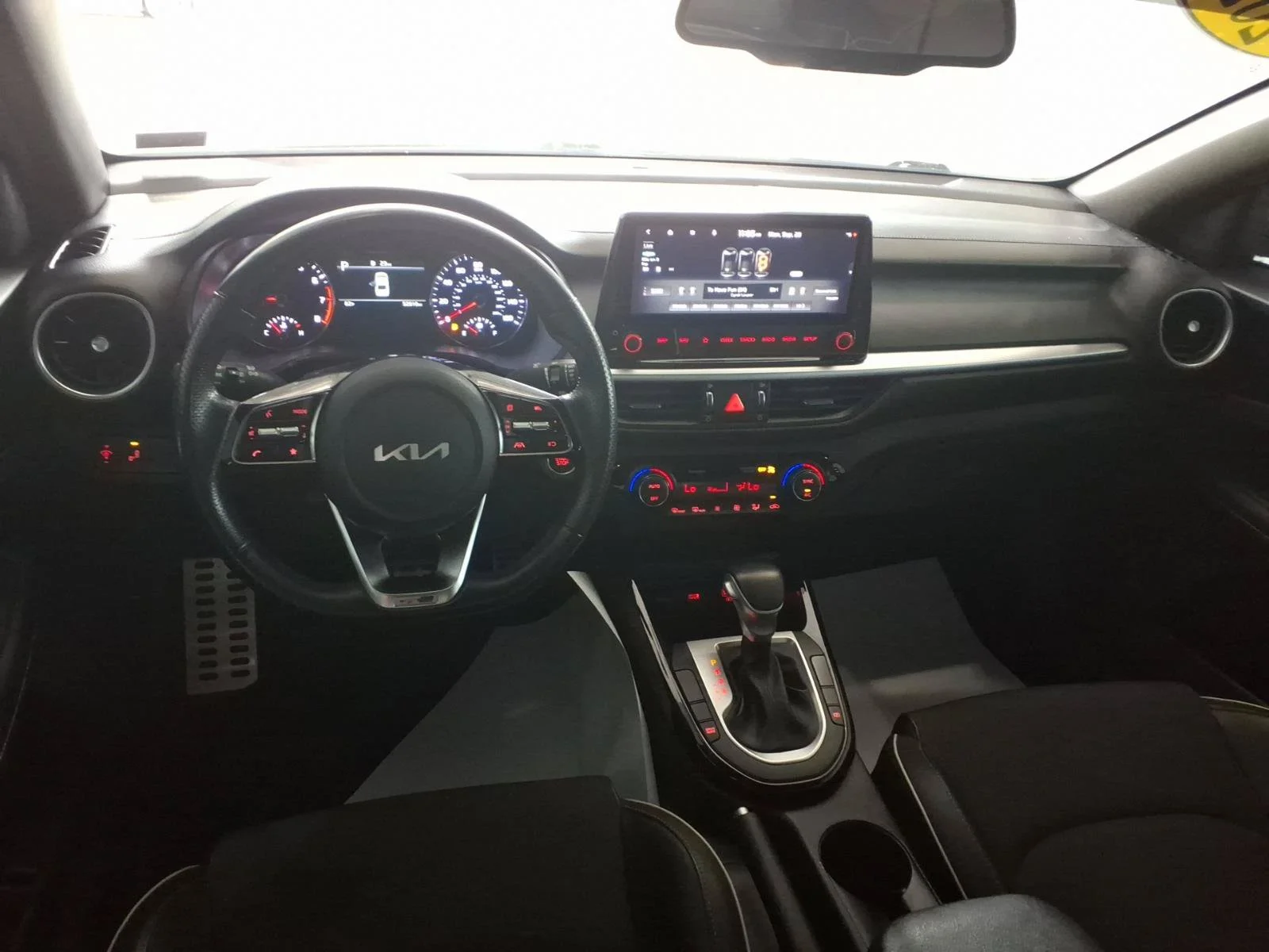 2022 Kia FORTE GT-Line - Photo 14