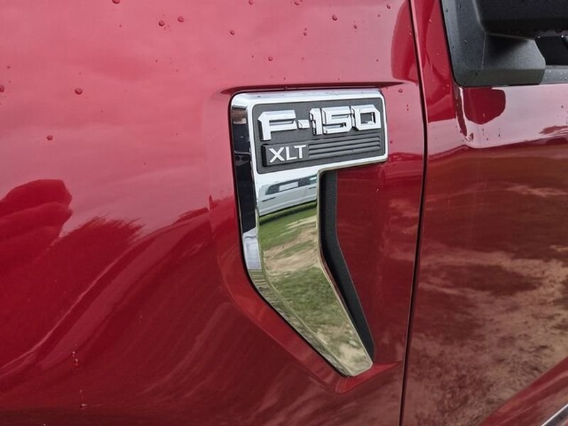 New 2026 Ruby Red Metallic Tinted Clearcoat Ford XLT image 15