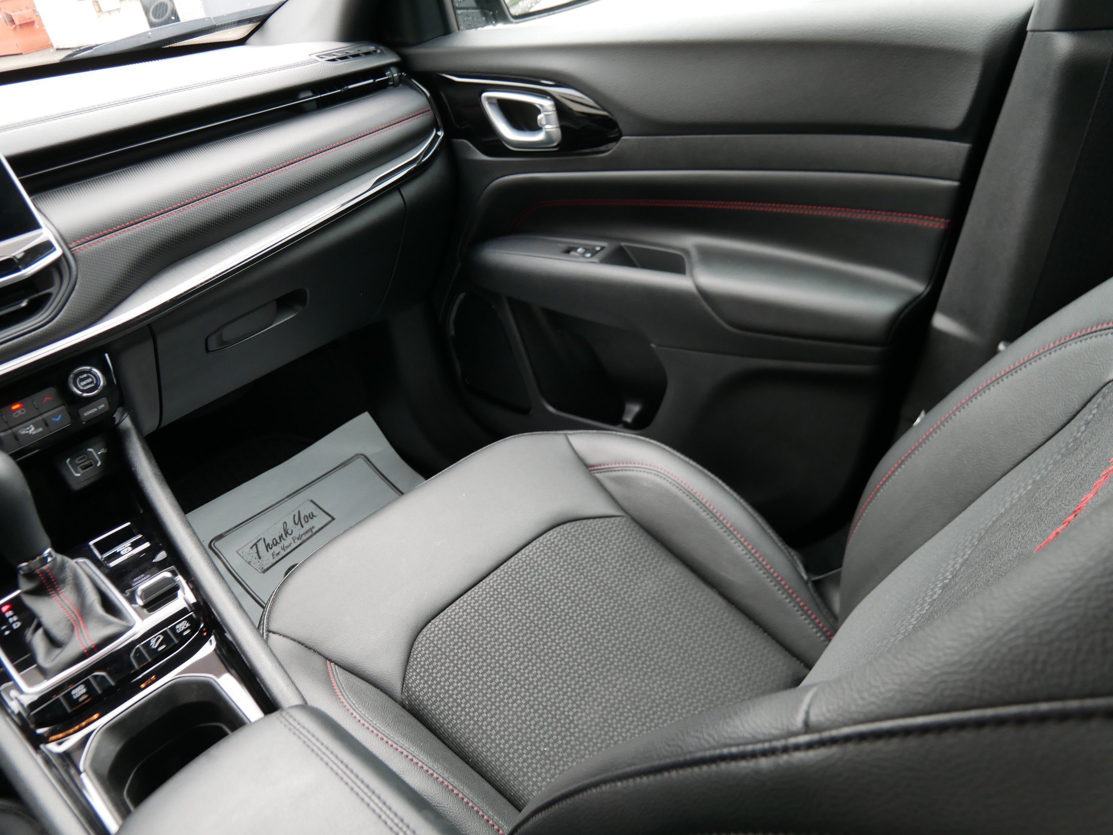 Used 2023 Billet Silver Metallic Clearcoat Jeep Trailhawk image 17