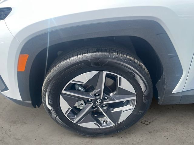 Certified Used 2025 White Hyundai SEL Convenience image 14
