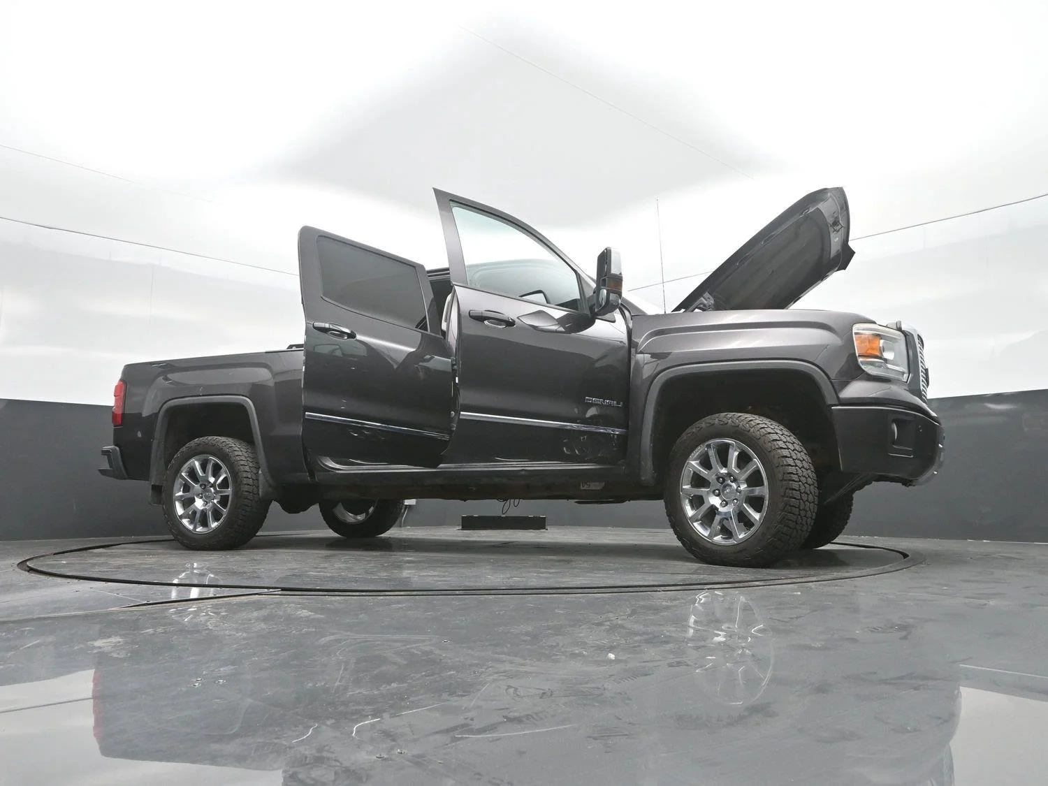Used 2014 Iridium Metallic GMC Denali image 50