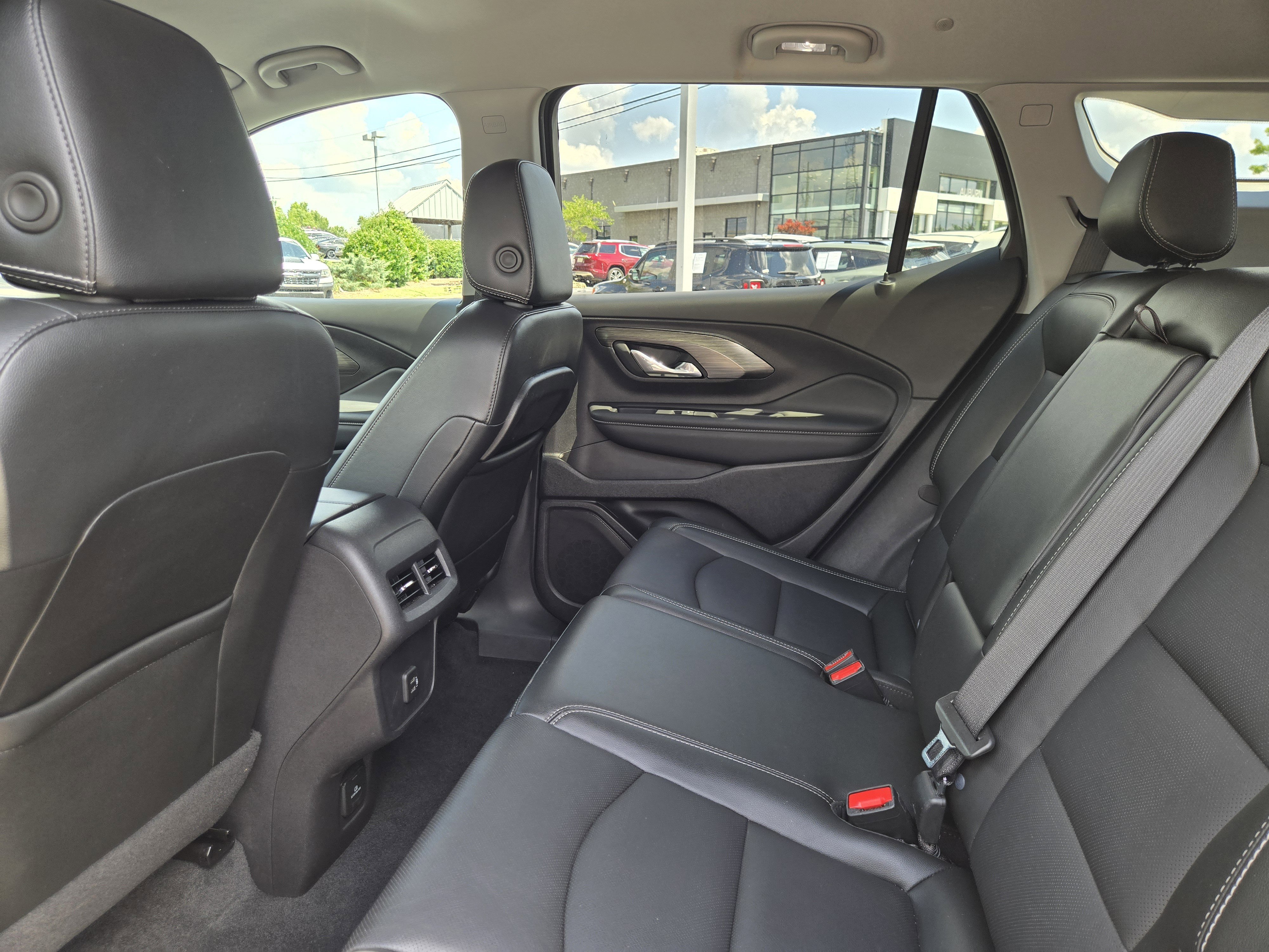 2024 GMC Terrain SLT - Photo 12