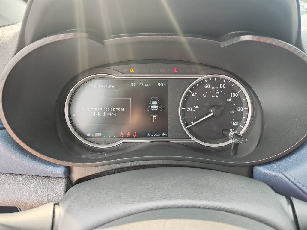 Used 2025 Silver Nissan 1.6 SV image 18