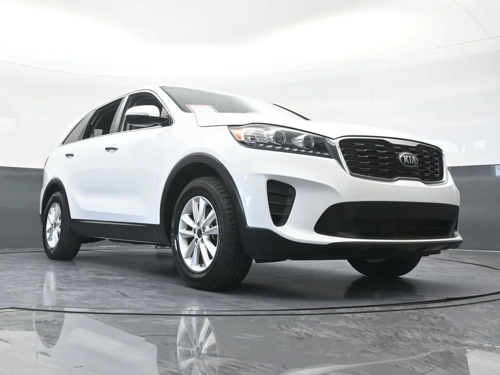 Used 2020 Snow White Pearl Kia LX image 56