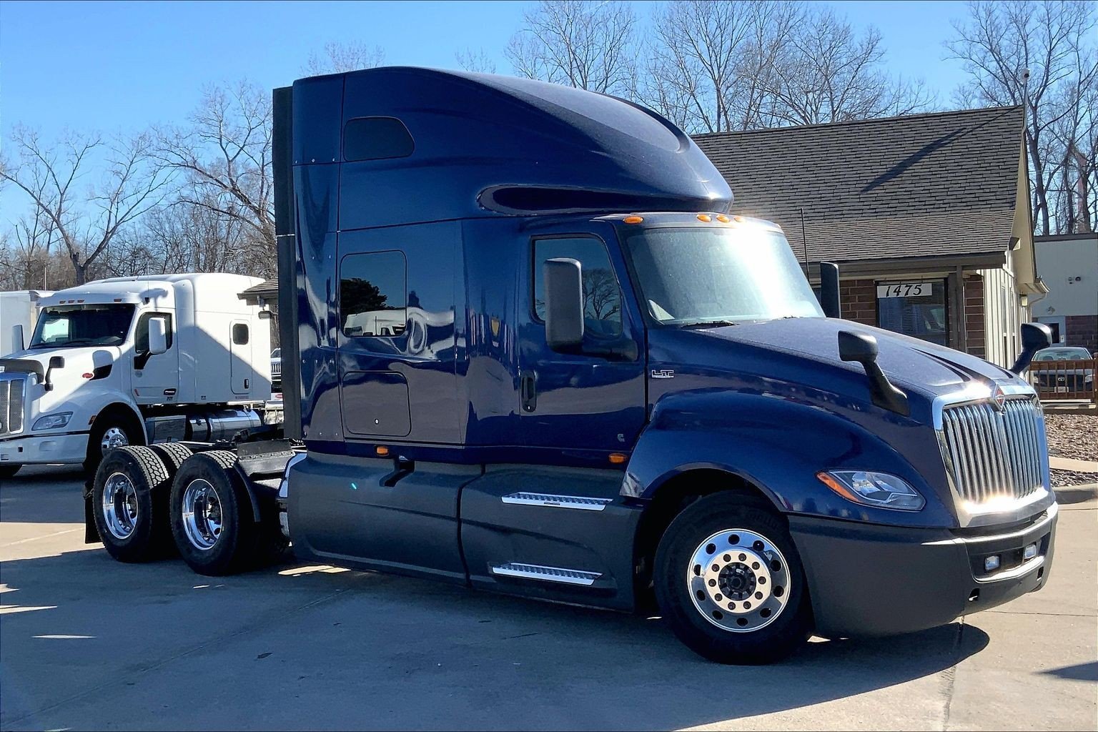 2022 INTERNATIONAL LT625 6x4 - Image 1