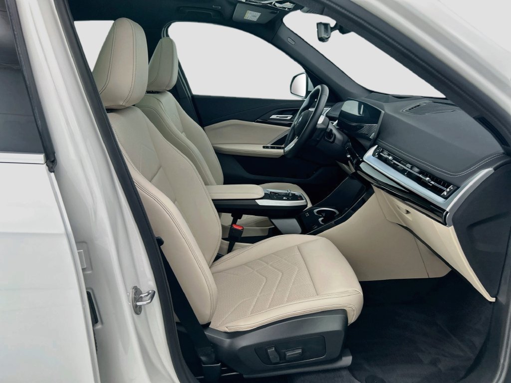 Certified Used 2024 Alpine White BMW xDrive28i image 18