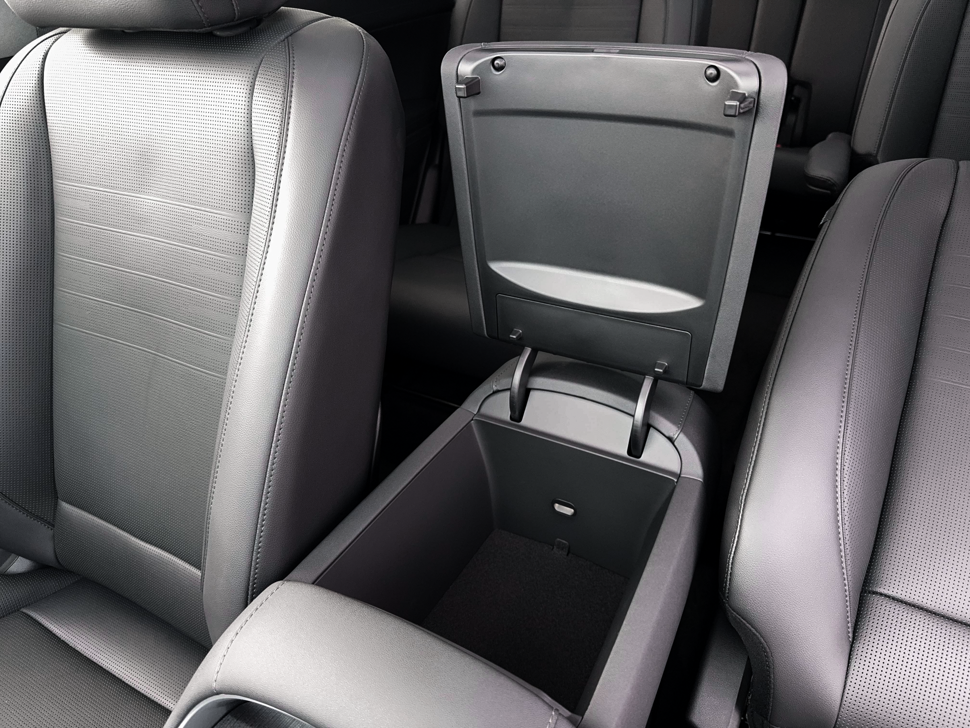 New 2027 White Hyundai Limited AWD image 18