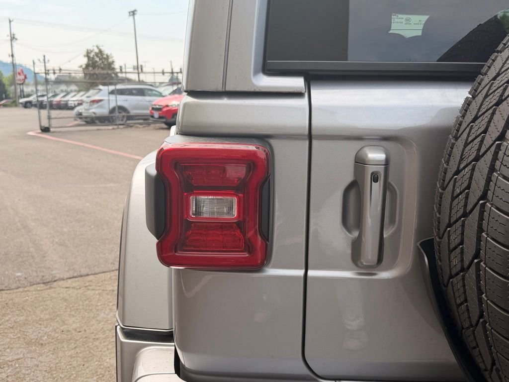 Used 2021 Billet Silver Metallic Clearcoat Jeep Unlimited Sahara High Altitude image 8