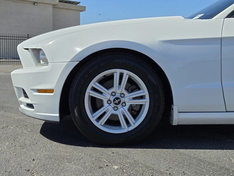 Used 2014 OXFORD WHITE Ford V6 image 6