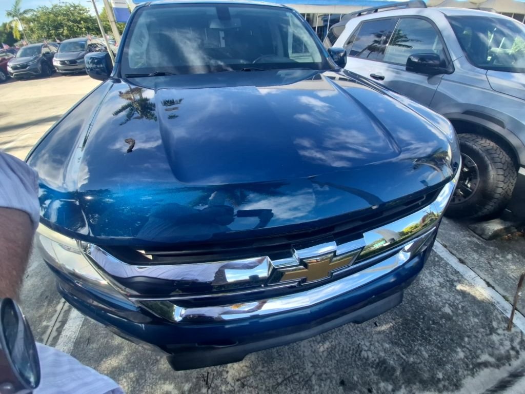Used 2020 Blue Chevrolet LT image 2