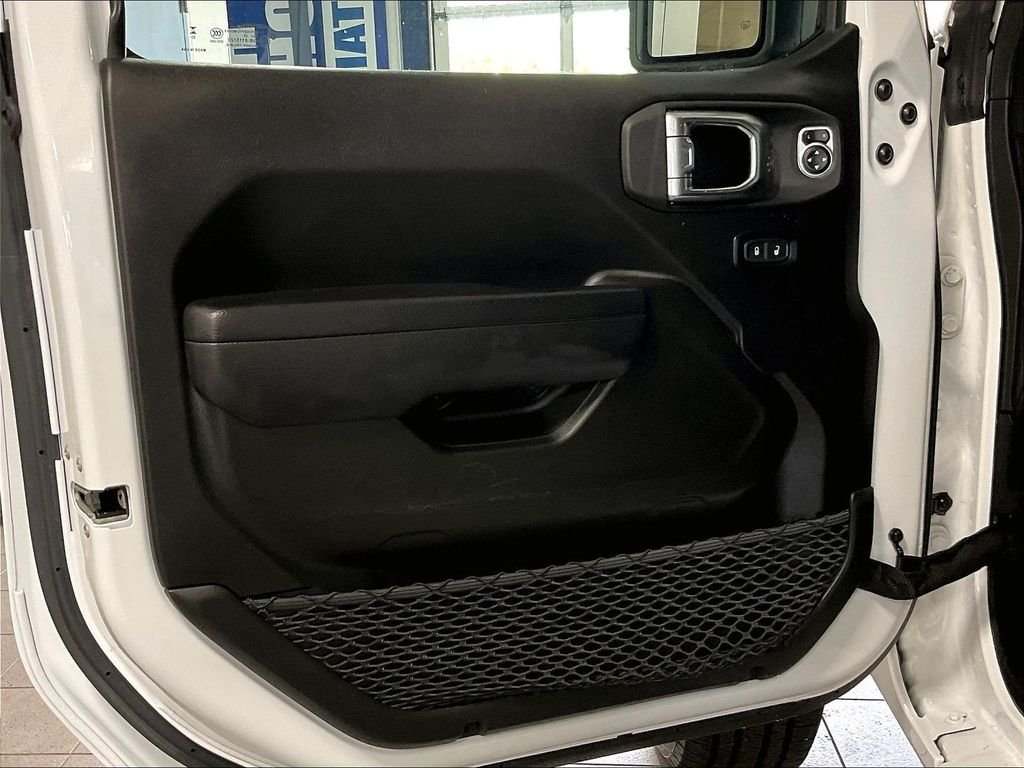 Used 2024 White Jeep Sport S 4xe image 9