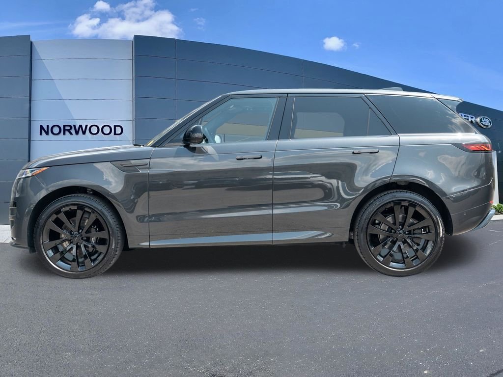 Used 2026 Black Land Rover Dynamic SE image 7