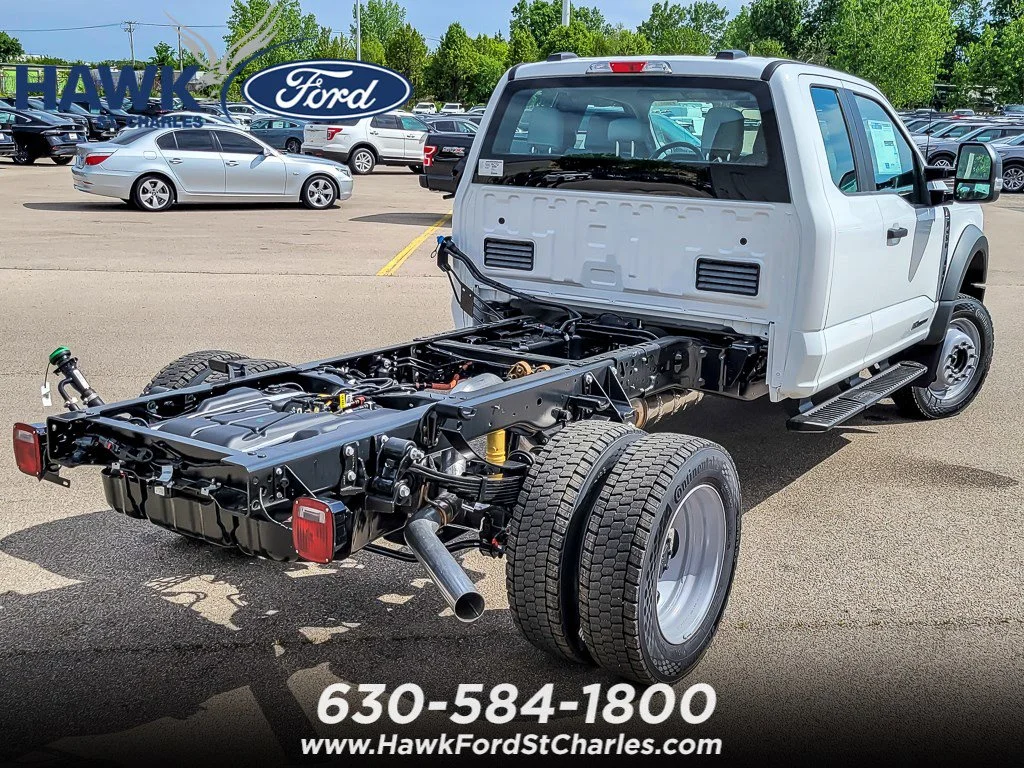 New 2026 Oxford White Ford F-450® XL image 6