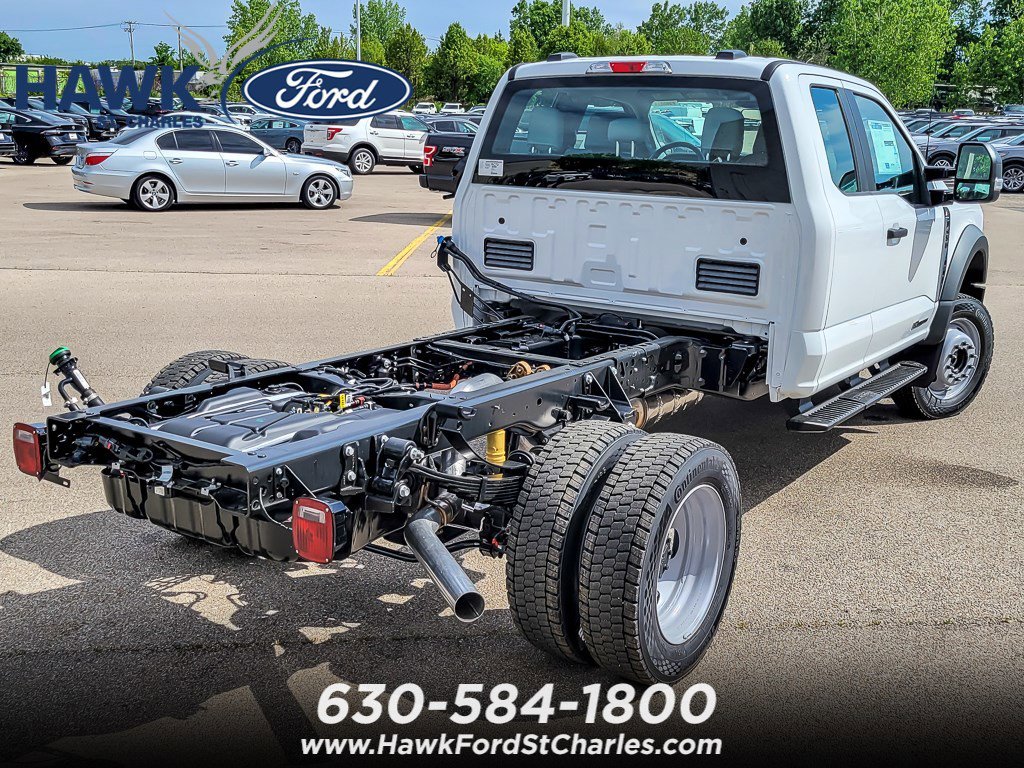 New 2026 Oxford White Ford F-450® XL image 7