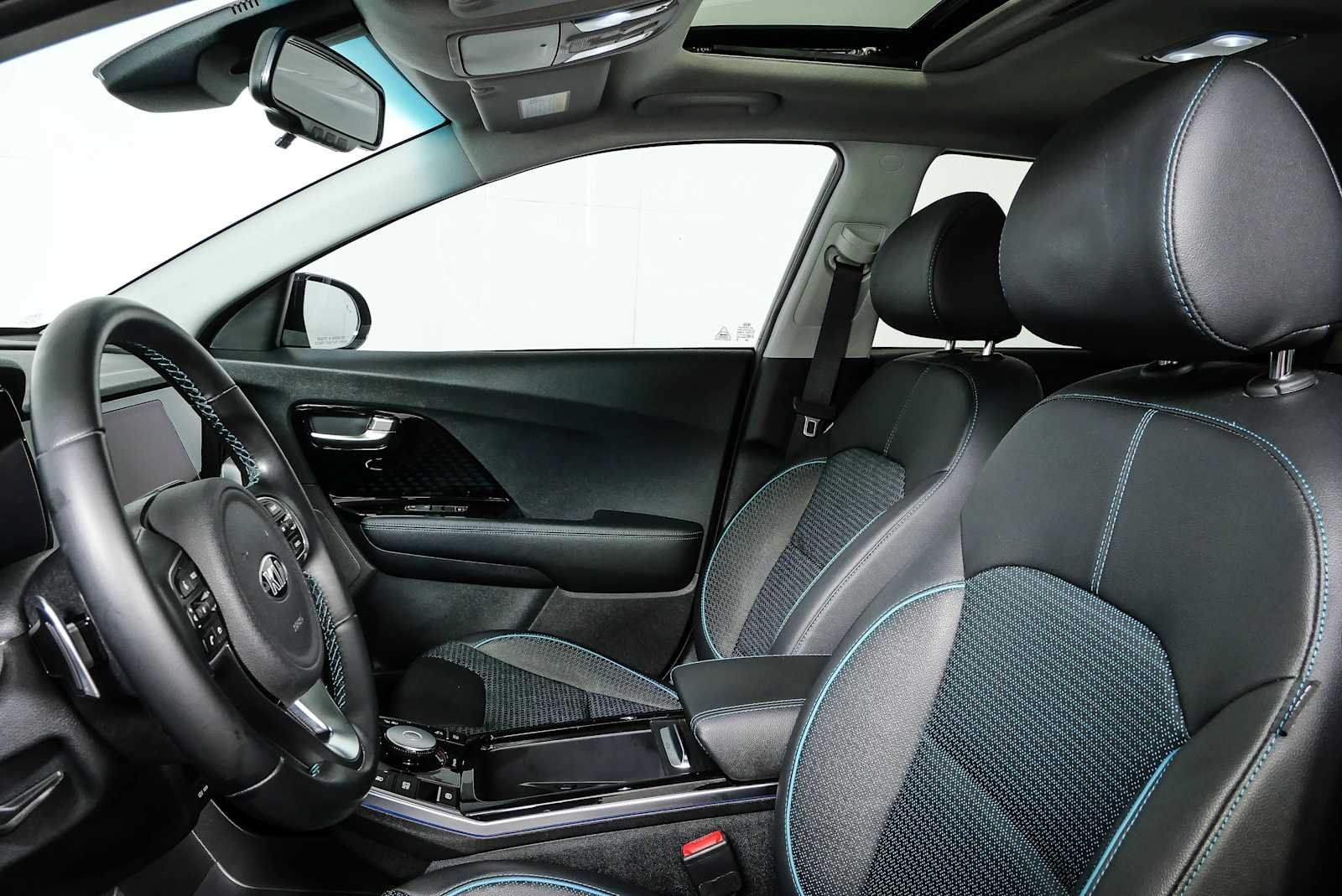 Used 2020 Gravity Blue Kia EX Premium image 5