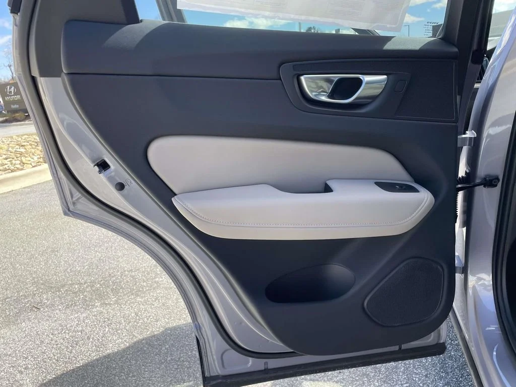 New 2026 Aurora Silver Volvo Plus image 2