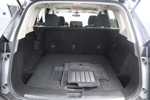 Used 2022 Gray Nissan S image 12