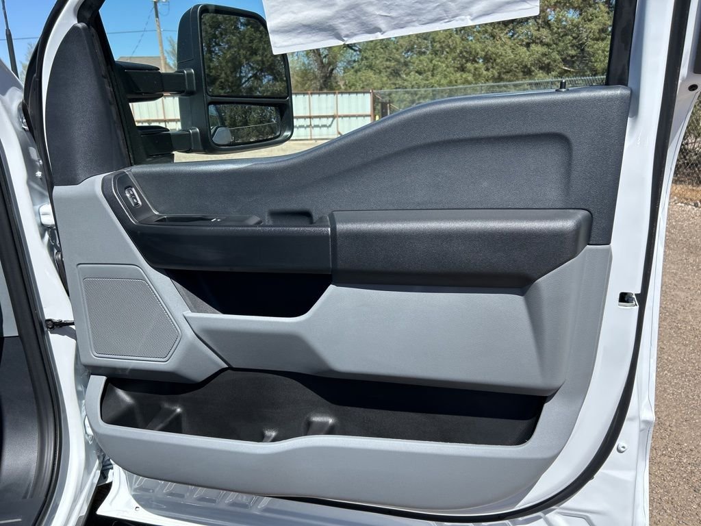 New 2026 Oxford White Ford XL image 38