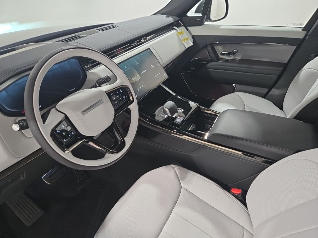 New 2026 Varesine Blue Land Rover Dynamic SE image 18