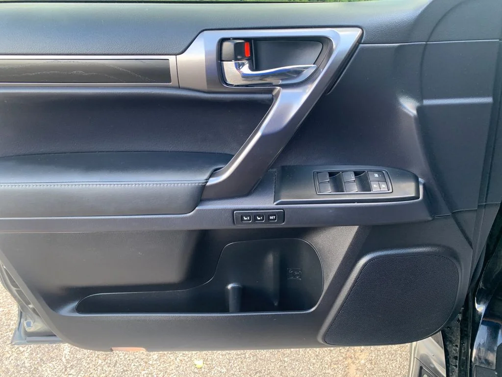 Used 2023 Black Lexus 460 image 12