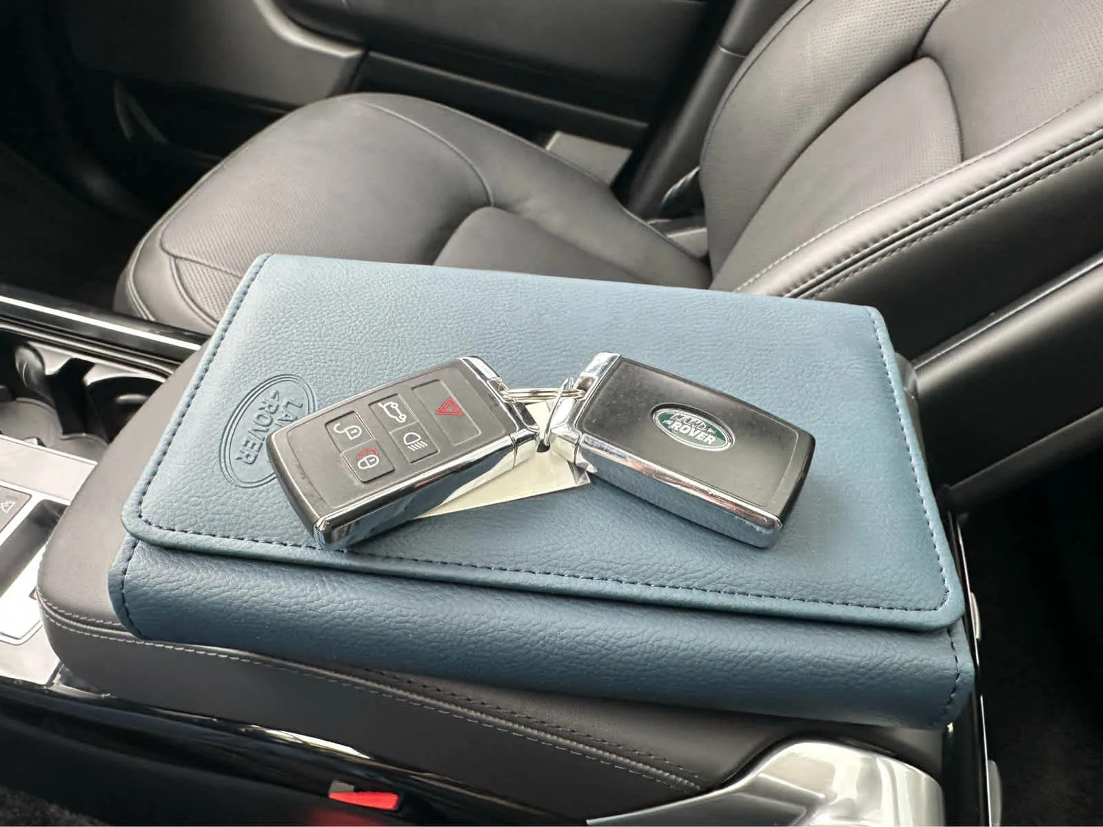 Used 2021 Eiger Grey Metallic Land Rover Westminster image 28
