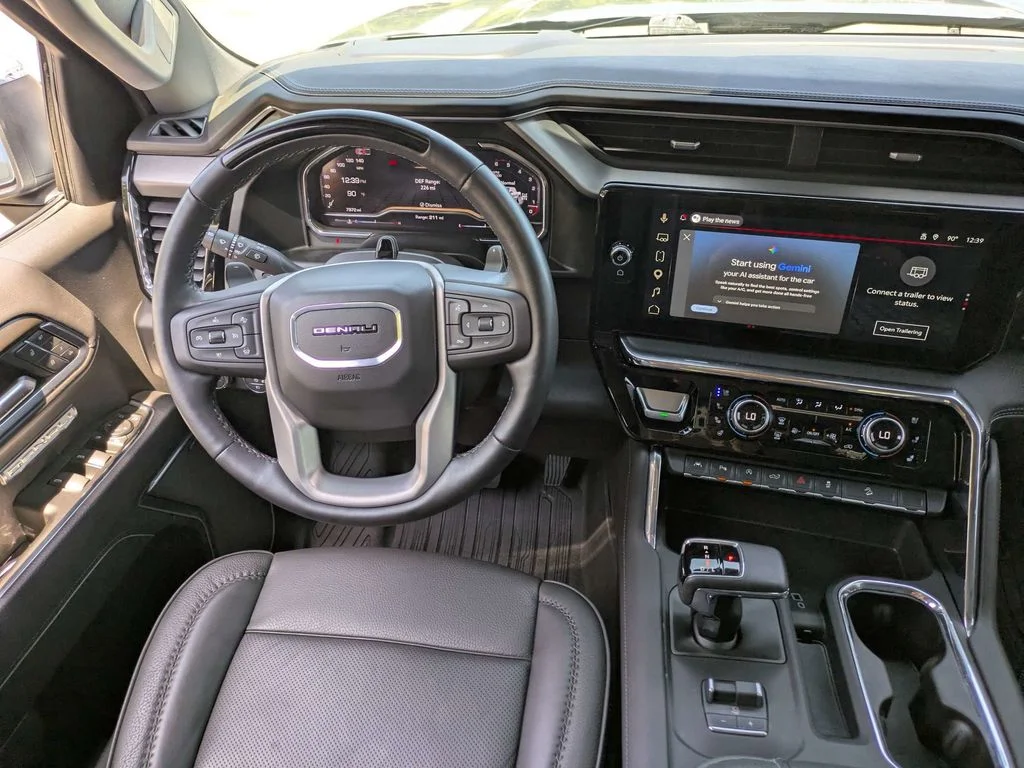 Used 2025 Silver GMC Denali image 17