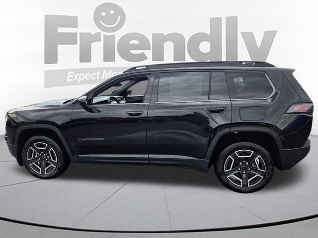 New 2026 Diamond Black Crystal Pearl-Coat Exterior Paint Jeep Laredo image 8