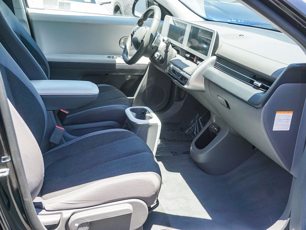 Used 2024 Black Hyundai SEL image 13