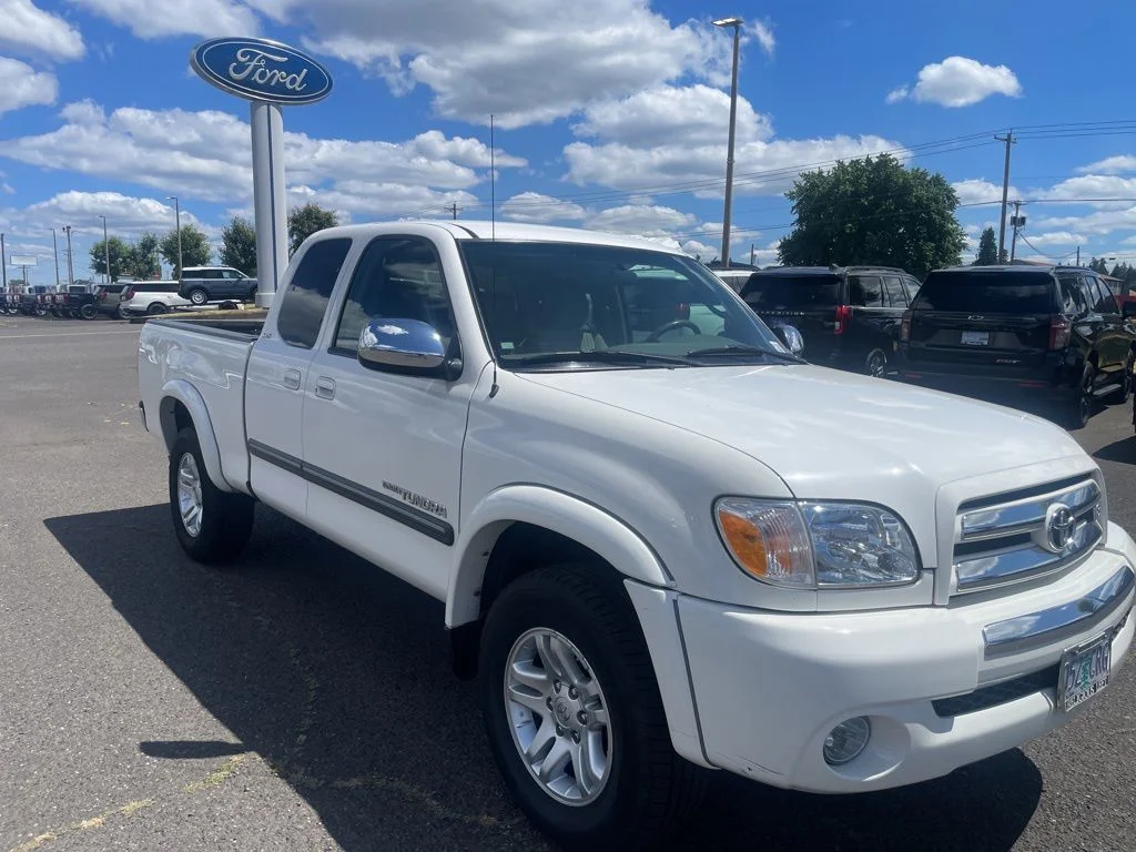 Used 2006 Natural White Toyota SR5 image 3