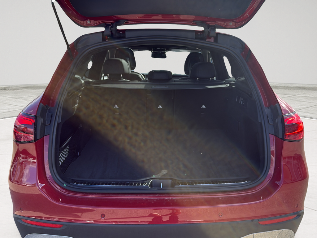 Used 2026 Red Mercedes-Benz GLC 300 image 21