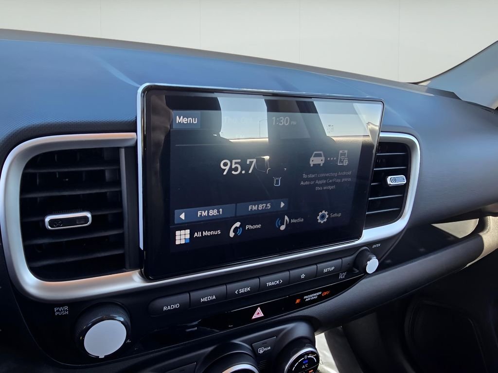 2025 Hyundai Venue SEL - Photo 18