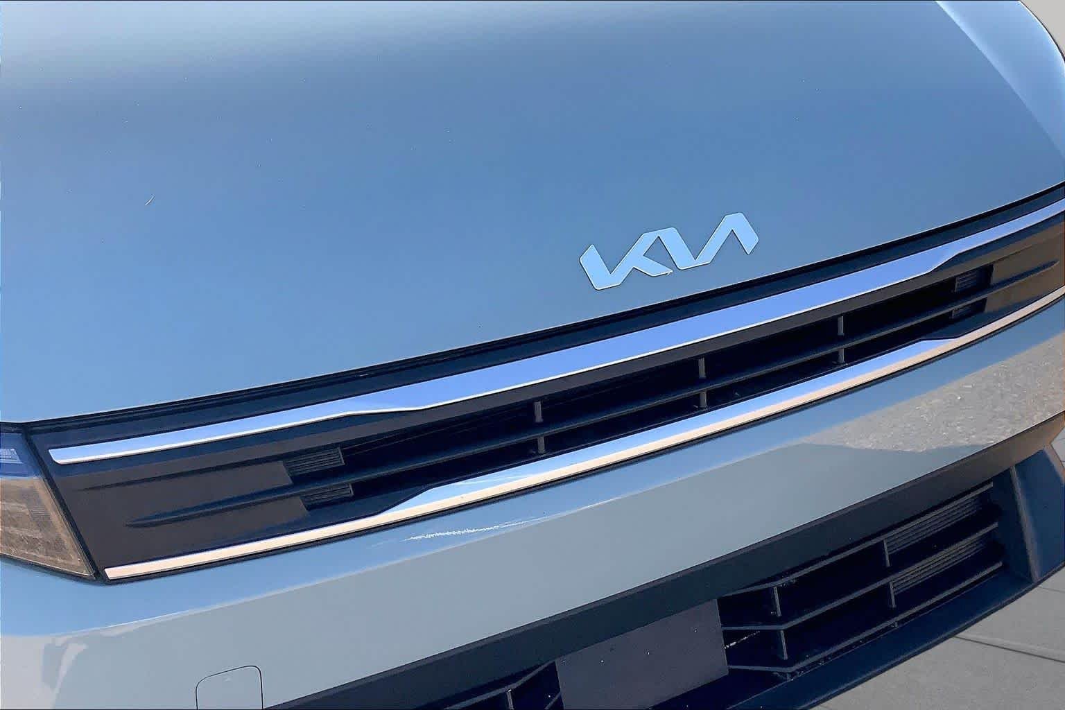 Used 2025 Morning Haze Kia LXS image 30