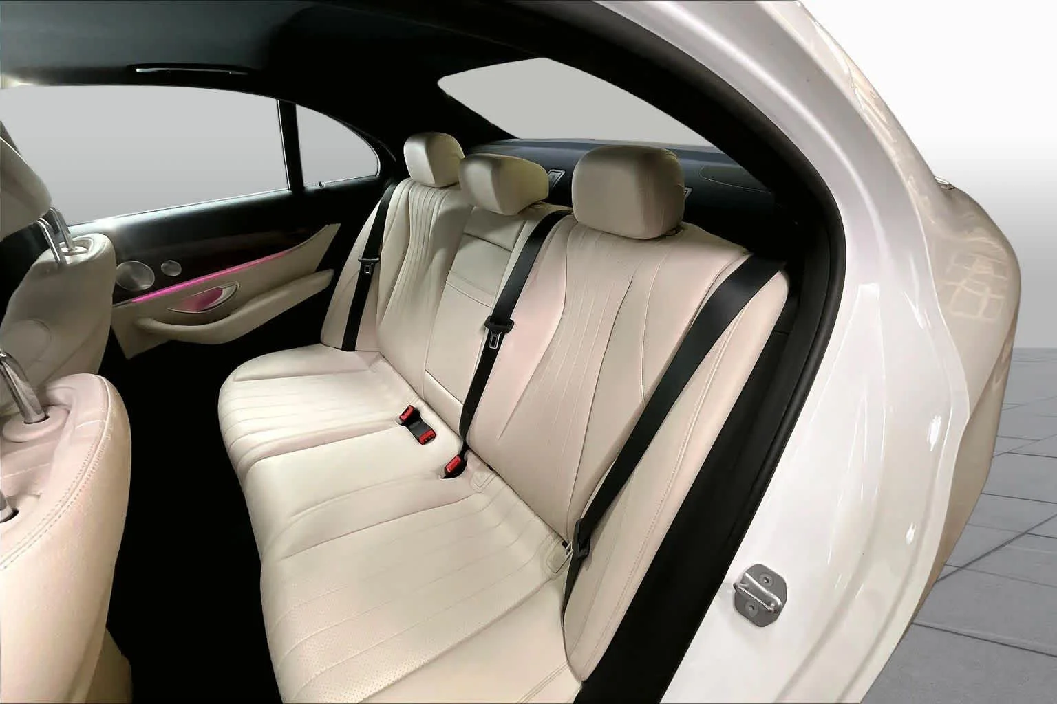 Used 2017 Polar White Mercedes-Benz E 300 Luxury image 21