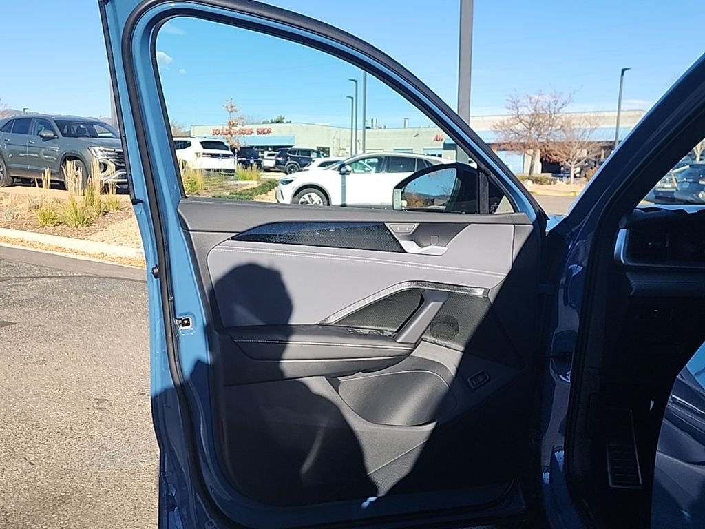 2026 Volkswagen Tiguan SE R-LINE BLACK - Photo 9