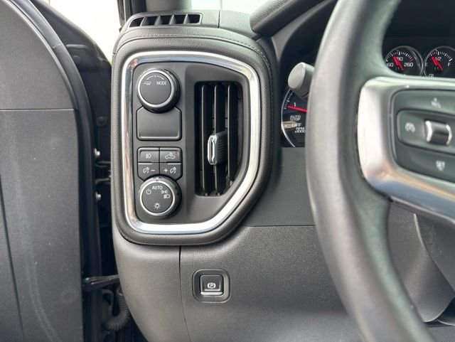 Used 2022 Black Chevrolet RST image 17