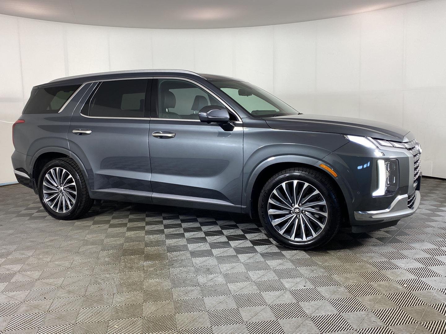 Used 2023 Steel Graphite Hyundai Calligraphy image 3