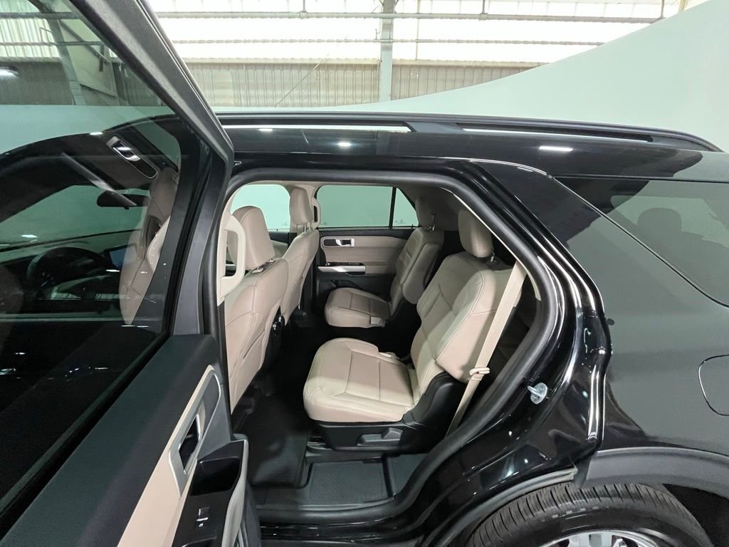 Used 2023 Black Ford XLT image 17