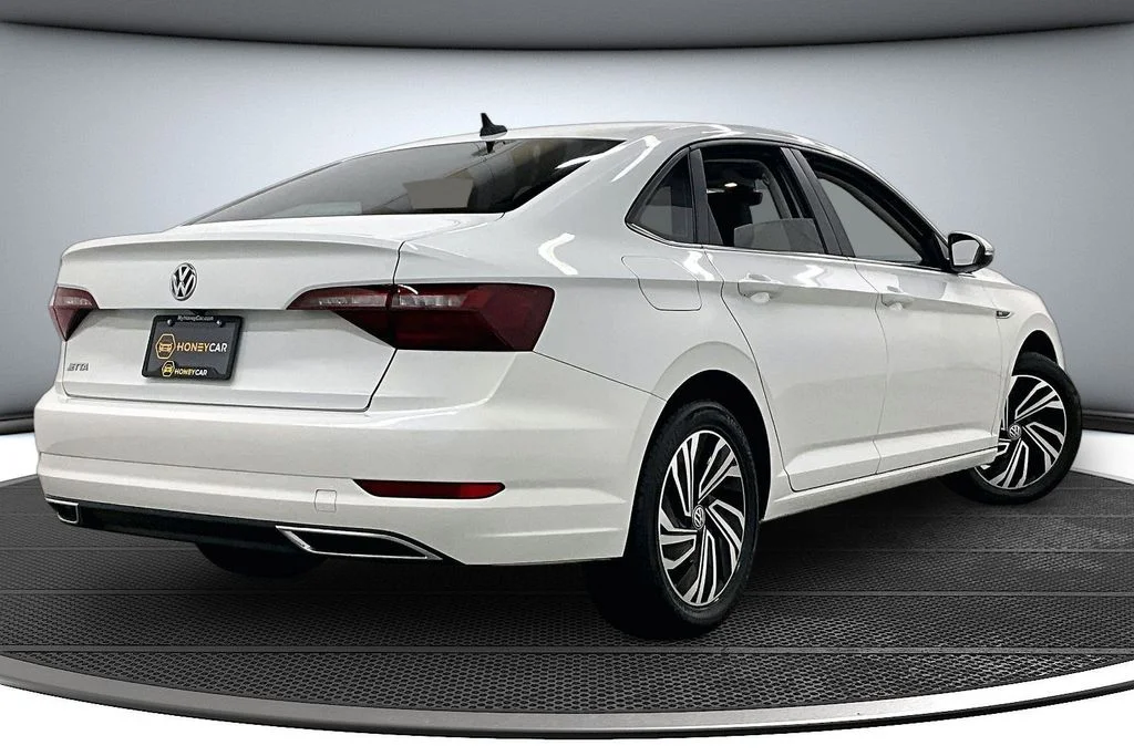Used 2020 White Volkswagen SEL Premium image 6