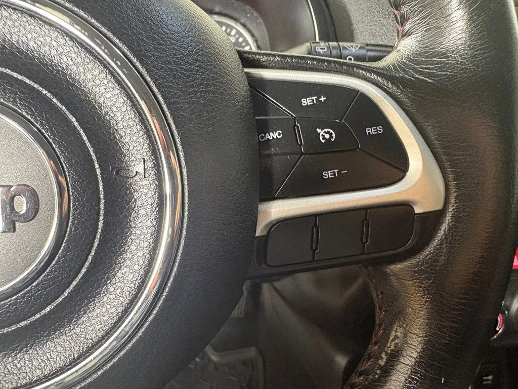 Used 2016 Black Jeep Trailhawk image 25