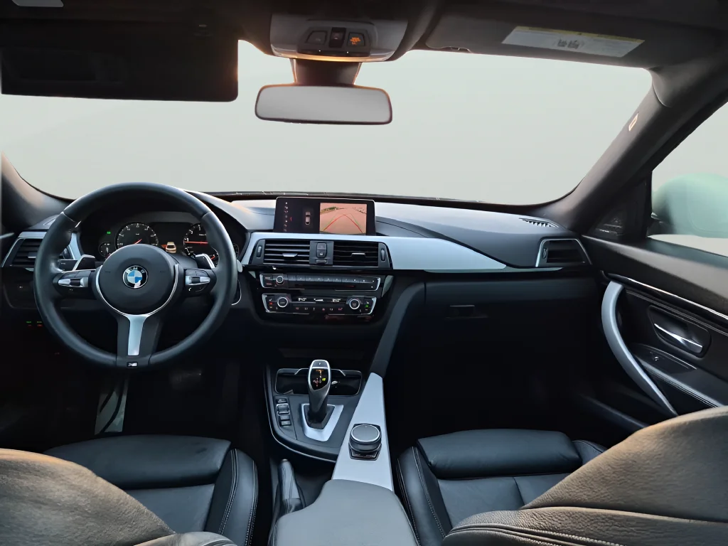 Used 2018 Black BMW 330 Gran Turismo i xDrive image 28
