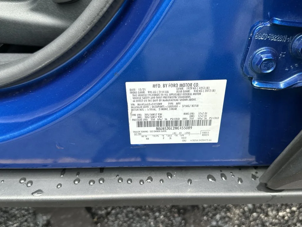 Used 2021 Blue Ford SE image 26
