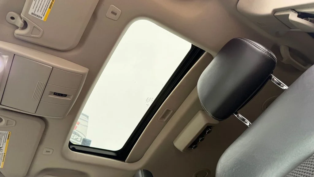 Used 2020 Red Dodge Crossroad image 14
