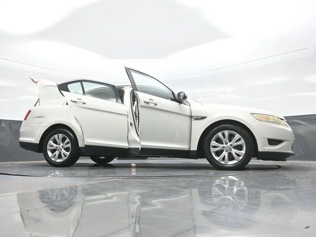 Used 2010  Ford SEL image 31
